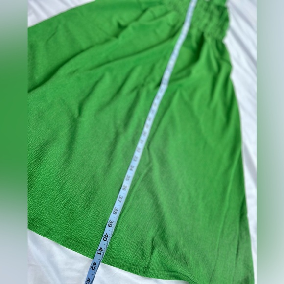 NWOT Smocked Old Navy Women’s Dress Sz M in Vibrant Green Tarp, Ruffled Sleeves - Picture 6 of 10